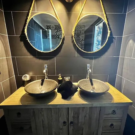 Triplex Port De Apartment